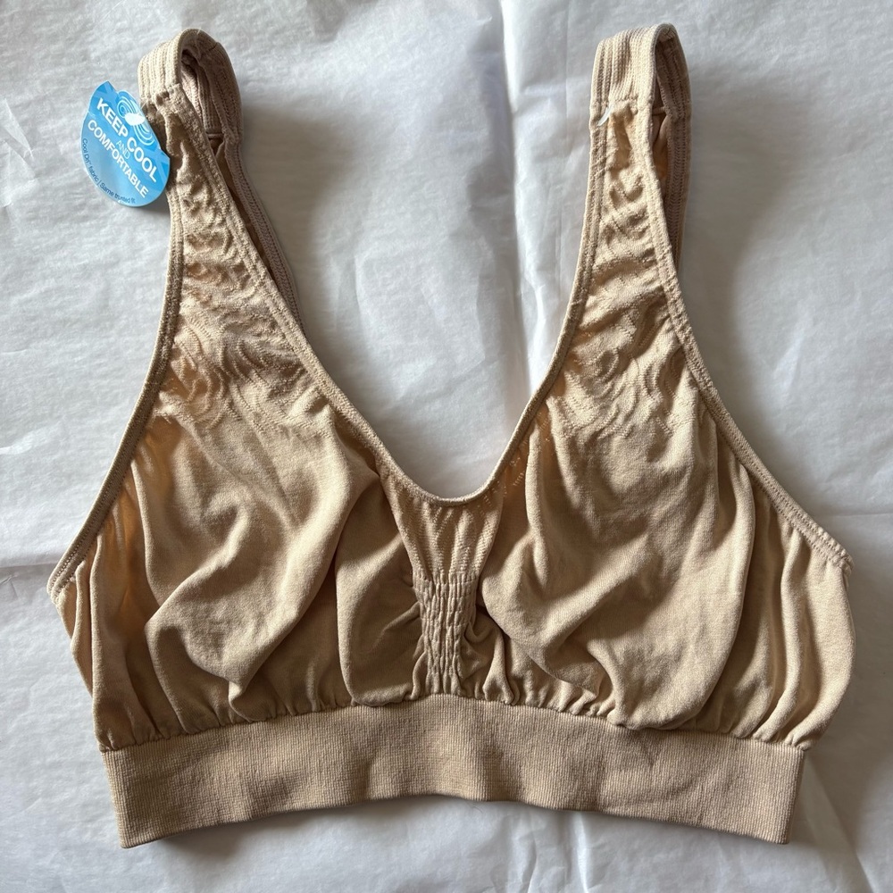 6/$20 Bali Seamless Stretch Soft Tagless Wireless Comfort Bralette Nude Sm NWT